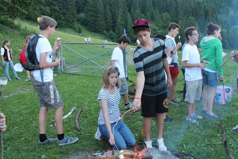 Village Camps International Summer Camp Leysin, Switzerland 2026-08-15 https://www.villagecamps.com/journals_admin/images/681-10-campfire (30).jpg